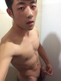 siamcuteboy:  easternasylum:  EasternAsylum.tumblr.com presents HOMES ASIÀTICS    Note: Boys are over 18.  #NSFW #GAY #PrivatePictures #ผู้ชาย #男 #Men #Male #Talent #Selfie #Portraits #Digiroids #ผู้ชายเอเชีย #AsianBoyToys