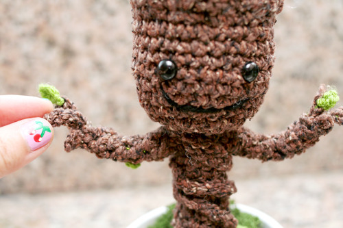 dbvictoria:  Free Crochet Pattern: Potted adult photos