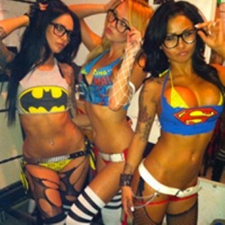 Sexy-Webcam-Girls-Blog:  Enjoy This Halloween Treat!