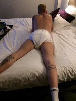 realestselfoz:  Nothing beats those diaperboy hangouts and snuggles   HOT!!!