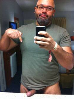 stocky-men-guys:  bearlover5:  artistbehr:  Totally sexy!  Gorgeous gorgeous man.  Big, strong and sexy menStocky Men &amp; Guys
