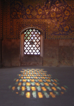 uncommonjones:  Untitled by Nasrin Masjid-e Shah, Esfahan (Isfahan), Iran 