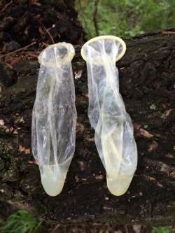 usedcondomss:  It doesn’t happen often…but sometimes one time just doesn’t seems to ease the desire. Found two used condoms full of cum…Man, made me Damn horny!