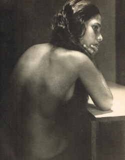 oldalbum:  Lionel Wendt - Asian Female Nude Study, Sri Lanka, 1940s  