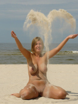 teen-beach-voyeur:More nudism pics
