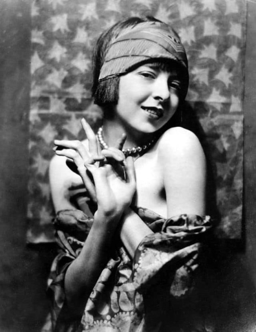 Colleen Moore Nudes &amp; Noises  