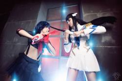kamikame-cosplay:    Kill la Kill - Matoi Ryuko and Satsuki   Kiryuin   cosplay by Satomi and Hitomi-chiiPhotos by   Pugoffka      &lt;3 ////&lt;3