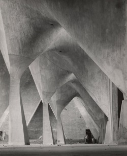 Dromik:  Felix Candela, Iglesia De La Medalla Milagrosa, Mexico City, Completed 1955.