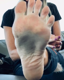 jfc223:  @unfugfeet #pies #pied #pieds #piedini #pés #pezinhos #barefoot #feet #foot #wrinkles #yogafeet #feetlovers #footporn #feetporn # #footmodel #feetmodel #footfetishnation #footfetish #feetlovers #prettyfeet #prettytoes #footgoddess #flipflops