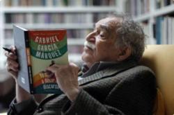 bookporn:  Gabriel García Márquez reading Gabriel García Márquez. 