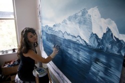 plantsext:  f-l-e-u-r-d-e-l-y-s:  Pastel Icebergs by Zaria Forman   Zaria Forman perfectly masters drawing with pastels. Recently, the artist reveals works representing icebergs. An impressive record, discovered in a series of beautiful images.   