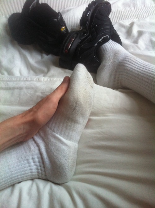 sockboi85:  Morning Nike TN wank with well sweaty socks