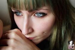 past-her-eyes:   Fullmoon Suicide fullmoon.suicidegirls.com Link to South African SuicideGirls 