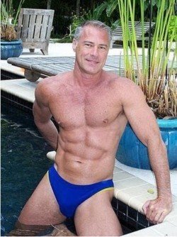 alllthingsdaddy:  randydave69:  bidude33:Hey dad looking pretty good there. Can I join in for a swim lesson?  Great body and sexy as hell! You MUST FOLLOW this hot blog: http://bidude33.tumblr.com/  Well damn where do I sign up