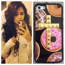 jasminevstyle:  Jasmine posted a photo on Instagram last night showing off her new IPhone Case.  It’s the Donut Gold Studded Glazed IPhone 5 case. It’s not available until the 20th, but follow the link below to get it wen its available. It’s priced