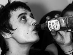 amused-itself-to-death:   PETE DOHERTY 1 	MARCH  2004 	LONDON BIRTH OF A CULT 	   