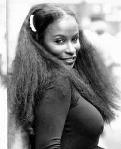 pfilla:  thesecrowns:  This is Chaka Khan