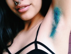 lifeisjustbe:  eartheld:  Read my article No Shave, No Shade on why girls should grow their pits and how you can dye your fur lol blue… armpit hair. okay this actually makes me want to grow mine out o_o