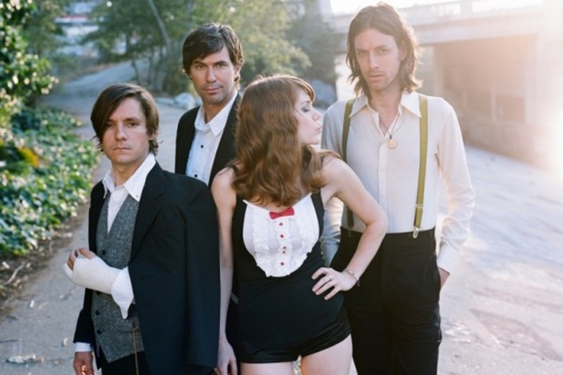thisaintnopicnic:  Rilo Kiley - Let Me Back In Rilo Kiley have released the first