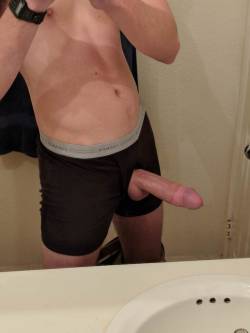 YoungHungNudes: Today, I make history, as I become the first person to ever use the dick hole.don’t know about that, but that thing looks craaaazy, especially on a 6′4 boy