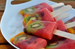 rath-and-ruins:  3 cups watermelon puree (seedless if possible)&frac12; cup fresh blueberries&frac12; cup chopped fresh strawberries1 kiwi, peeled and sliced1 peach or nectarine, diced smallhandful fresh cherries, pitted and choppedCut the watermelon