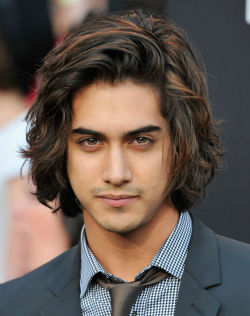 baijara:Avan as Prince of Persia, Avan as Aladdin, Avan as everything give this boy more role, let him be the prince he is, ameen.