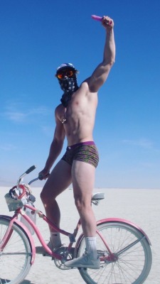 famous-male-celeb-naked:  Logan Paul 🍆😍(holding a dildo)
