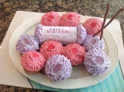touchecrochet:  crafty cupcakes!  AAAAAA