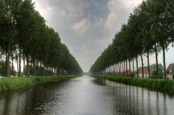 allthingseurope:  The Damme Canal, Belgium (by L.Clark Photography)