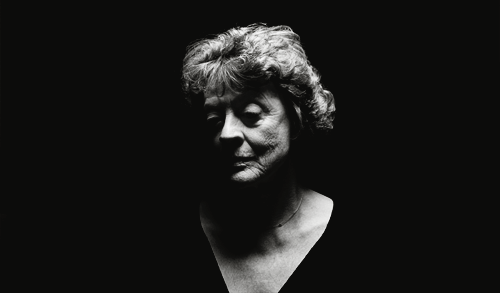  Happy Birthday, Dame Margaret Natalie “Maggie” Smith (28 Dec., 1934)   Ageing isn’t the nicest thing. You end up feeling like you couldn’t go to Los Angeles because (she stretches the skin of her face) it hasn’t been put in the right place.