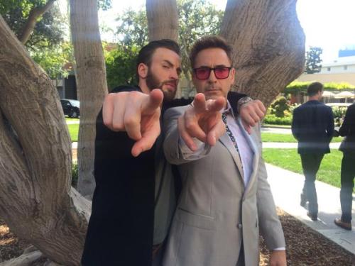 msjarvis:  Holy nut on a cracker! Someone take away Twitter from RDJ! (no.. not really..)