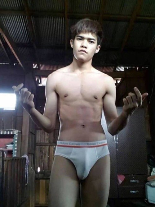 teeyakdon:  Asian Hunk with Big Cock ..  I think he’s Thai … but I’m not sure … 