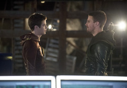 tvshowclub2:  Arrow 3×08: “Brave and the Bold” Trailer 