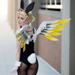 sharemycosplay:  #Cosplayer / #SMCstreet member @ruffincosplay with more of her #Bunnysuit #Mercy! #cosplay  Regrann from @ruffincosplay -  #Bootywatch 
