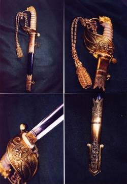 victoriansword:  Pattern 1827/1846 Naval Officer’s Sword Officer’s sword of the Royal Indian Navy. It was the successor of the “Bombay Marine,” which was the navy of the Honourable East India Company. No readable makers mark. ET engraved on the