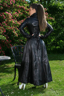 Dominatrix Annabelle - Leather and Blossom