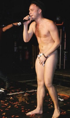 male-and-others-drugs:   Olly Murs shirtless