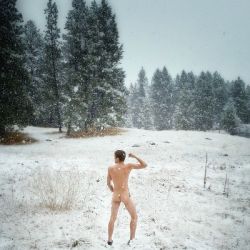 nakedmaninnature:  BOY NAKED IN THE SNOW