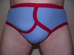 underweareuphoria:  enjoying my new bhs blue/red briefs!