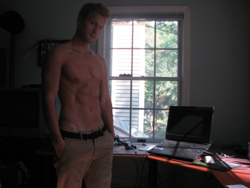 aplethoraofmen:  Home Office  Now I know why I’ve always wanted to work from home:)