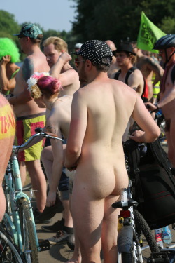 teamwnbr: World Naked Bike Ride Cardiff 2016 To see more pics of this great event go to… http://publiclynude.tumblr.com/ The WNBR is a world-wide campaign that has a number of key issues it promotes at events all over the world.  Its objectives are: