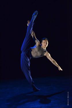 sexymaledancer:  Dancer: David Il Mistico Nigro Photo by Brecht Bovijn Photography 