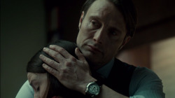 damnslippyplanet:  I feel like Hannibal probably gives really good hugs if you’re willing to risk the 50/50 chance that it ends in a neck snap and/or a trip to witness protection program for you, vs. just like a nice hug and then he serves you some