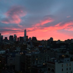 illudings:rainy day ends with pretty sunset :-) (@bellahadid) 