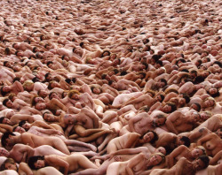 maihudson:  Spencer Tunick, Mardi Gras: The Base (Sydney Opera House), 2010. Spener Tunick creates artworks in which nude bodies are infinitely repeated: “individuals en masse, without their clothing, grouped together, metamorphose into a new shape.