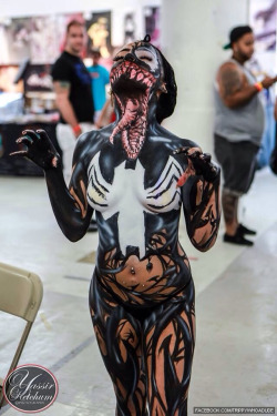 dink-182:  cazlamic:  assvssin:  YOOOO! best Venom cosplay.  so sick  Omg   The best