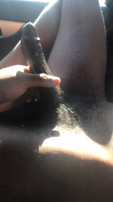 nycbigboi91:  Suck session with New Jersey big hairy young dick, dam, dudes pubes smelt good af 👃🏾👃🏾😌nigga nutted all in my beard 🙈🙈