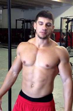pelagic-existence:  romy7:  Nick B Muscle Ups!  God, I want to suck his dick… 