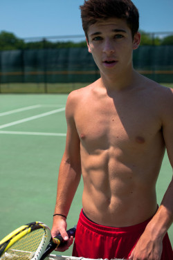 properfaggot:  I’d always hoped that he’d come over to talk to me, the whole reason I played on those courts (which were twenty minutes out of my way) was because he was there. Then one day it finally happened. I heard his smooth voice say “what’s