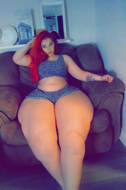 itsloverandalin:  Who bout to hit my Cashapp? personal video request?   😈  inbox me :)http://itsrandalin.com